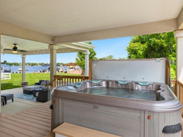 spa exterieur sur une terrasse